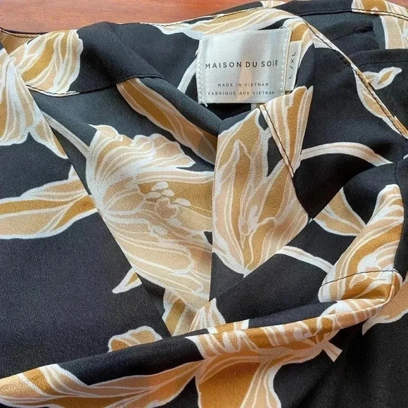 Maison du Soir black floral robe - Picture 5 of 7